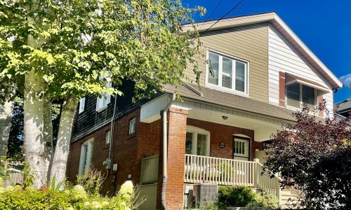 Beautiful 3 bedroom 2 bath home with parking for 3 cars in Toronto.